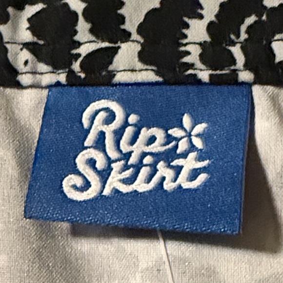 Ripskirt Hawaii black and grey  Patterned High Low Skirt - Picture 4 of 9